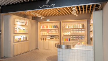 The company — which sells drink ware and dissolvable cubes that flavor water — is investing in small-format retail stores that allows it to enter new markets without the cost and lease commitment of a traditional location.