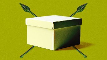 A minimalistic illustration of a white box set against a lime-green background, intersected by two crossed arrows. The image conveys a sense of simplicity, versatility, and strategy, reflecting themes of cross-selling and targeted product offerings in e-commerce.